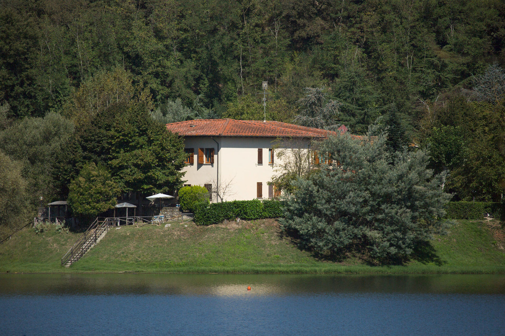 Hotel Del Lago Cavriglia Exterior photo